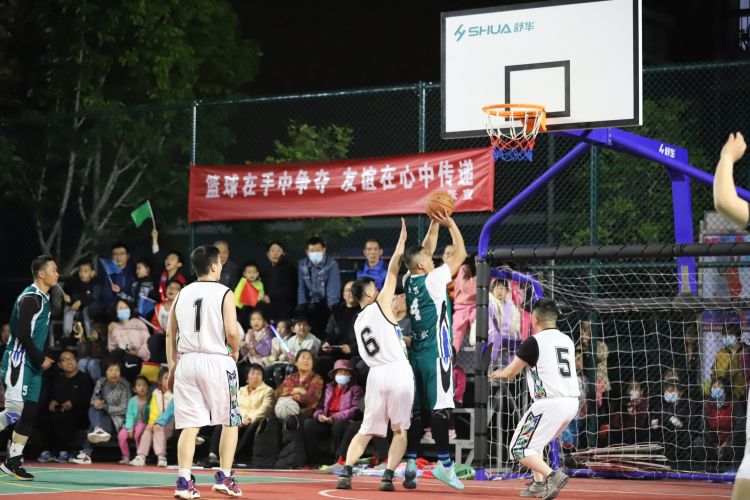 阿诺德不